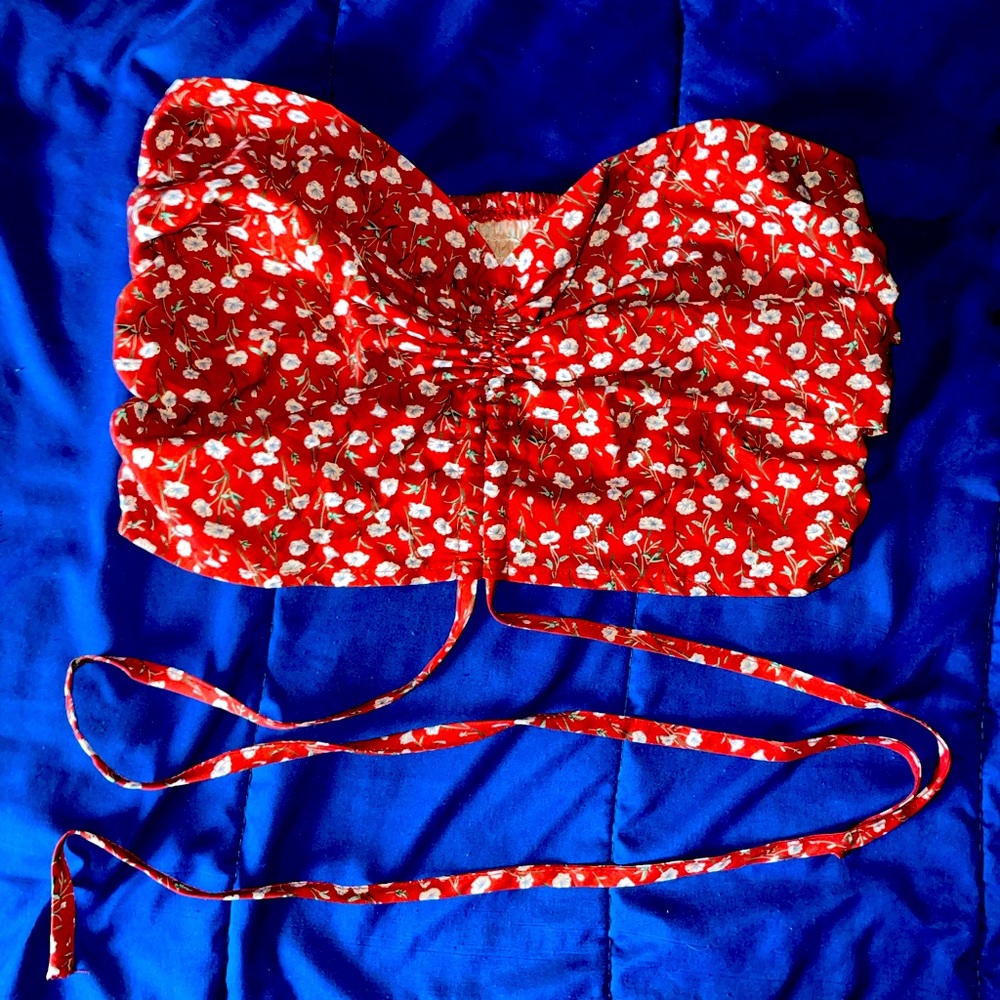 Shein Crop Top Medium Red Floral